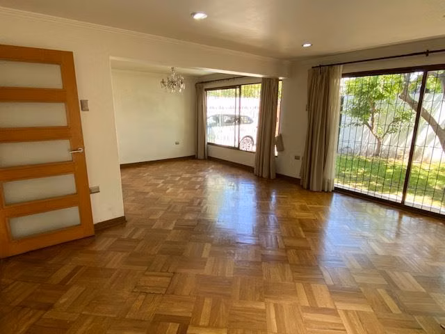 Casa en arriendo de 4 dorm. en La Reina