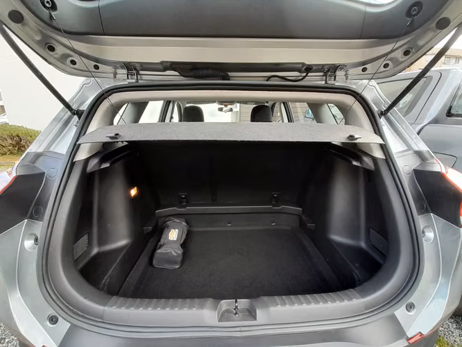 Chevrolet Tracker Año 2024 Modelo 1.2T LS MT R - Imagen 7