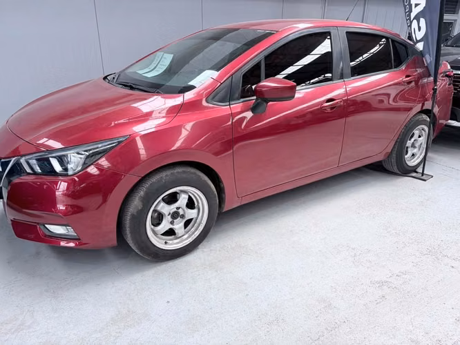 NISSAN VERSA 2020