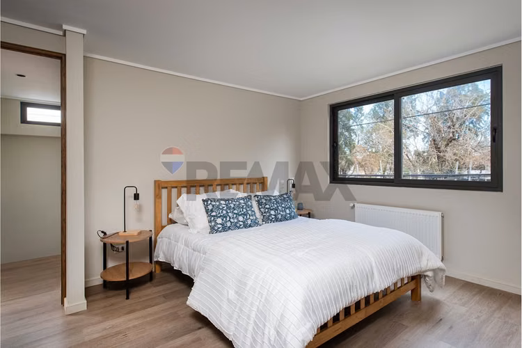 Casa remodelada quincho plaza y conectividad - Imagen 14