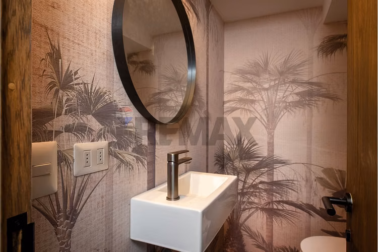 Casa remodelada quincho plaza y conectividad - Imagen 8