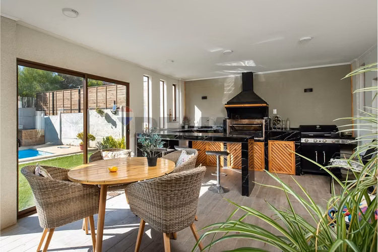 Venta casa en santa elena chicureo