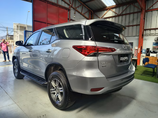 TOYOTA FORTUNER 2025