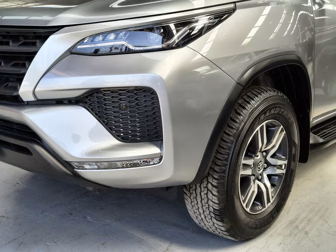 TOYOTA FORTUNER 2025