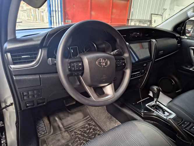 TOYOTA FORTUNER 2025