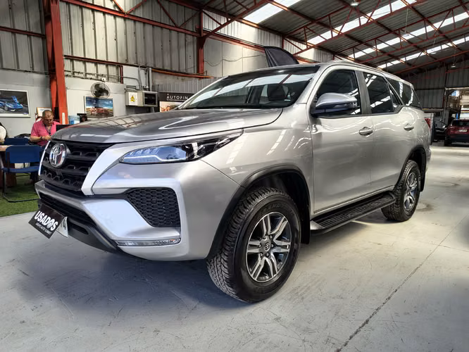 TOYOTA FORTUNER 2025