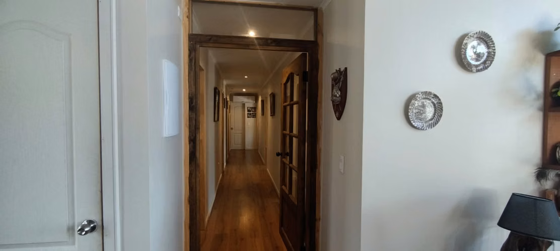 PARCELA CON 3 CASAS Y 1 QUINCHO