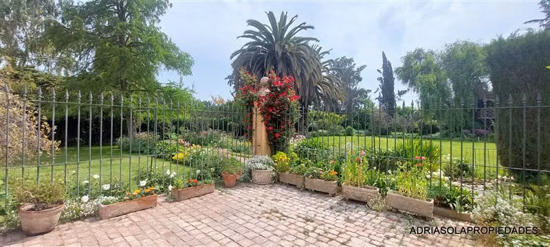 Islita de Maipo 594 m2 de estilo en 1 hectárea de parque