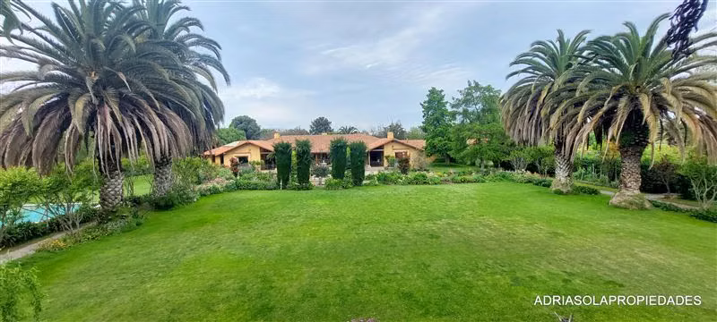 Islita de Maipo 594 m2 de estilo en 1 hectárea de parque