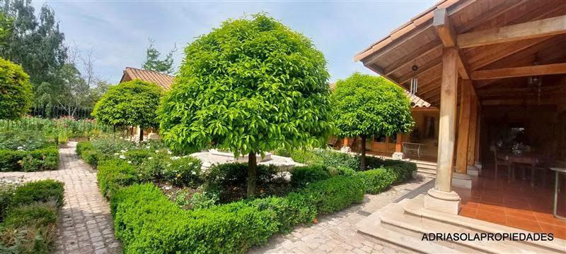Islita de Maipo 594 m2 de estilo en 1 hectárea de parque