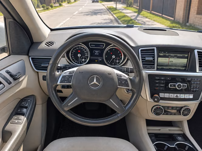 MERCEDES BENZ ML 250 BLUE TEC - 2015 | 4597