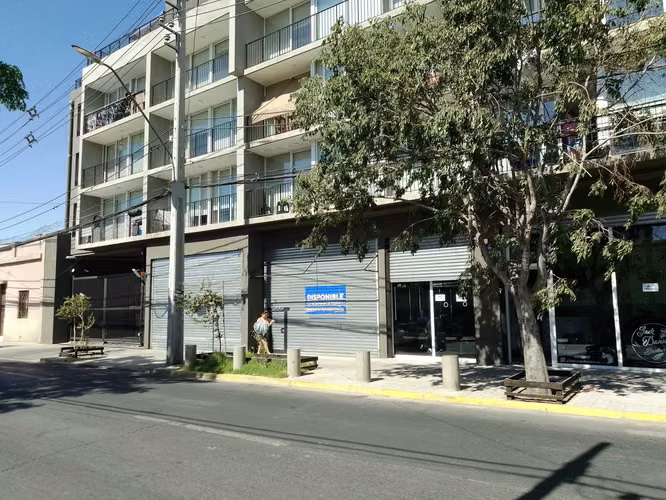 Oportunidad comercial en Independencia (181976)