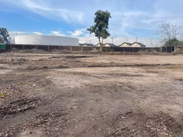IDEAL EMPRESAS TERRENO INDUSTRIAL CON OFICINAS Y BODEGAS - Imagen 7