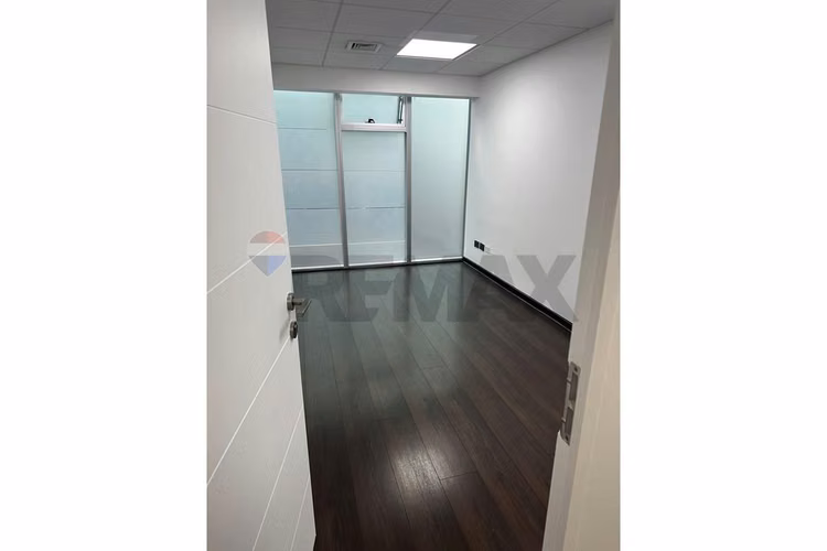 Arriendo oficina a pasos clínica las condes - Imagen 10