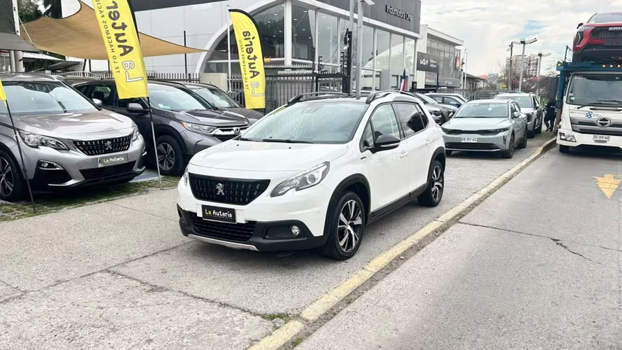 Peugeot 2008 GT LINE 1.2 AUT (2018) - Imagen 2
