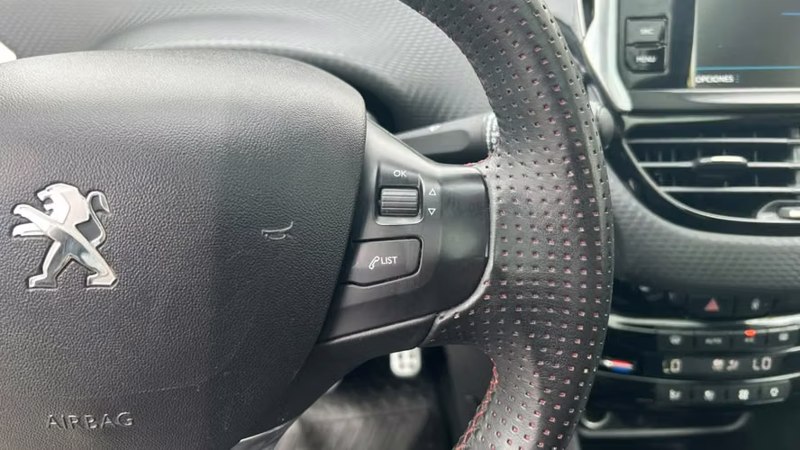 Peugeot 2008 GT LINE 1.2 AUT (2018) - Imagen 20