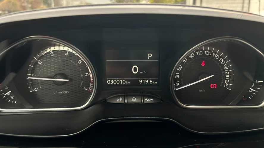 Peugeot 2008 GT LINE 1.2 AUT (2018) - Imagen 9