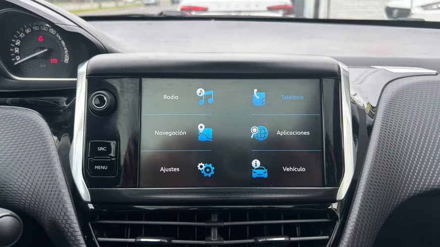 Peugeot 2008 GT LINE 1.2 AUT (2018) - Imagen 12