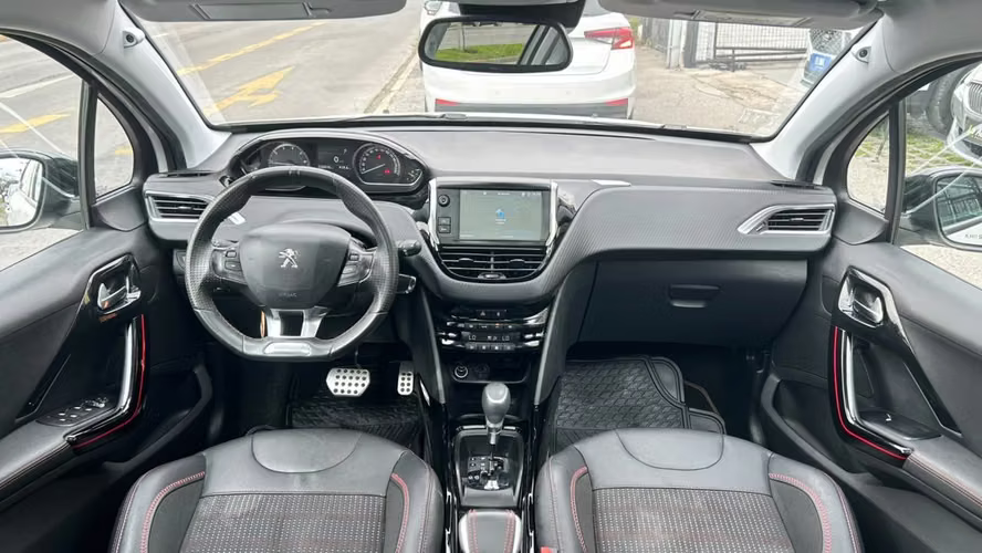 Peugeot 2008 GT LINE 1.2 AUT (2018) - Imagen 14