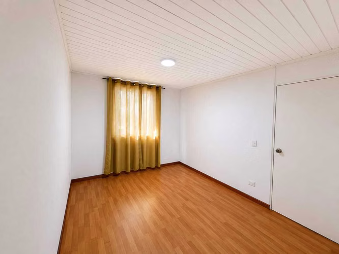 Acogedora casa en Peñaflor con gran patio (181959) - Imagen 3