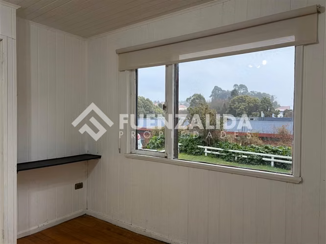 Arriendo Oficina Estacionamiento y GGCC en Puerto Varas
