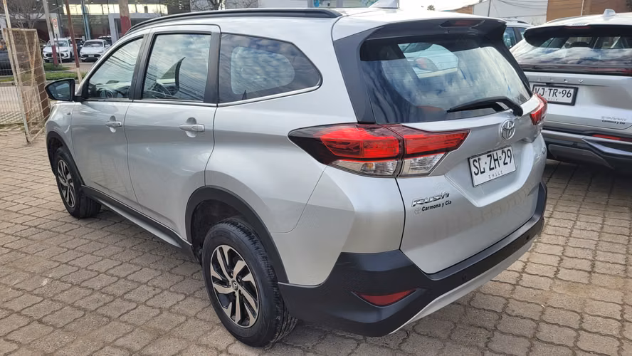 Toyota RUSH XLI 1.5 FULL MEC. 1.5 • 4x2 • Mecánica • 2023w - Imagen 5