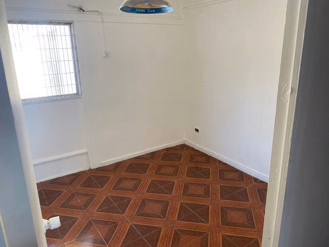 Sólida Propiedad Residencial - Calle Vilcún, Coviefi - 4 Dormitorios, 3 Baños - Imagen 9
