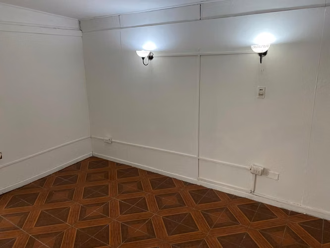 Sólida Propiedad Residencial - Calle Vilcún, Coviefi - 4 Dormitorios, 3 Baños - Imagen 11