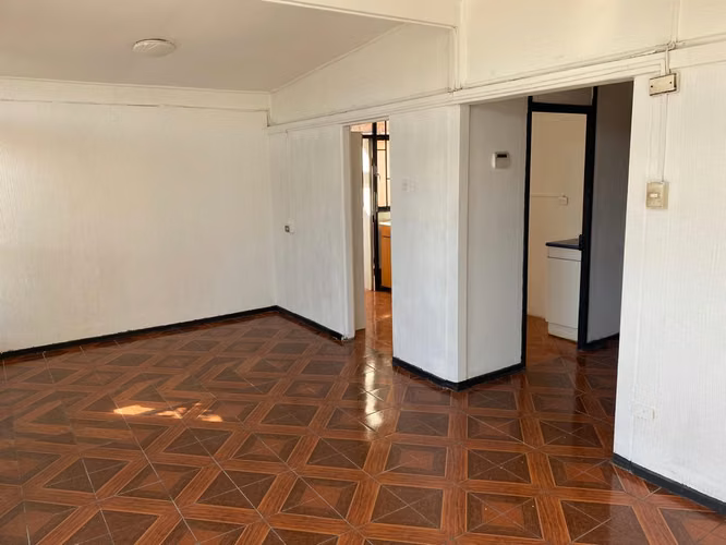 Sólida Propiedad Residencial - Calle Vilcún, Coviefi - 4 Dormitorios, 3 Baños - Imagen 5