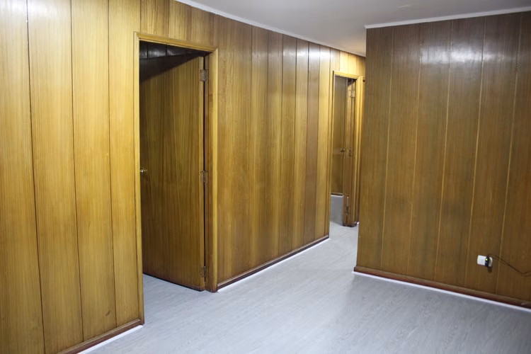 EN VENTA OFICINA IMPECABLE EN GALERÍA ALESSANDRI - Imagen 2