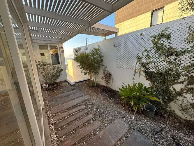 VENDO CÓMODA CASA EN JARDINES DEL SUR DE LA CIUDAD DE ANTOFAGASTA - Imagen 7