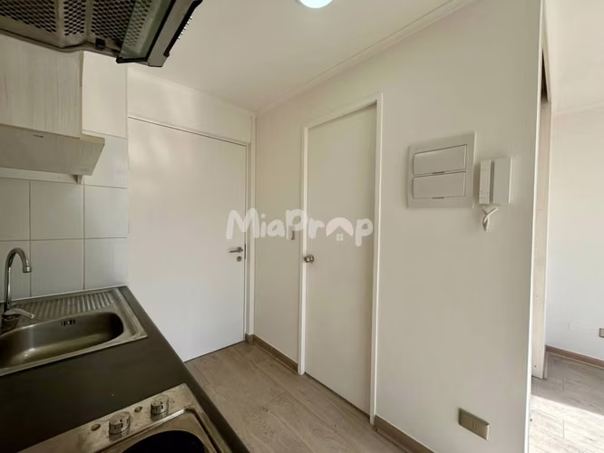 SE ARRIENDA DEPTO STUDIO CON BODEGA A PASOS DE (M) EL PARRON - Imagen 4