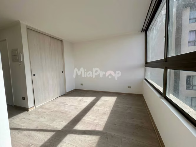 SE ARRIENDA DEPTO STUDIO CON BODEGA A PASOS DE (M) EL PARRON - Imagen 7