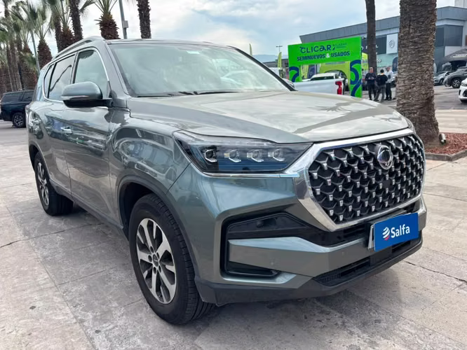 Ssangyong Rexton SM AU GLX 2.2 TD 8AT 4WD 2026 - Imagen 3