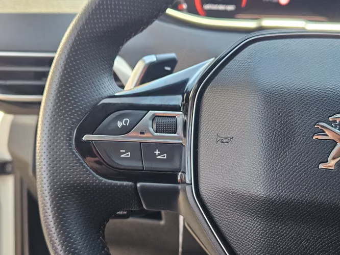 Peugeot 3008 1.6 GT PURETECH 4X2 180 EAT8 5P 2022 - Imagen 17