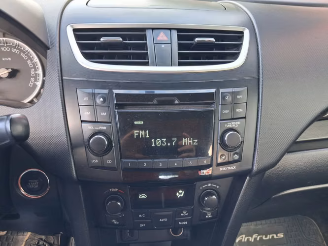 SUZUKI SWIFT GLX 1.2 2015
