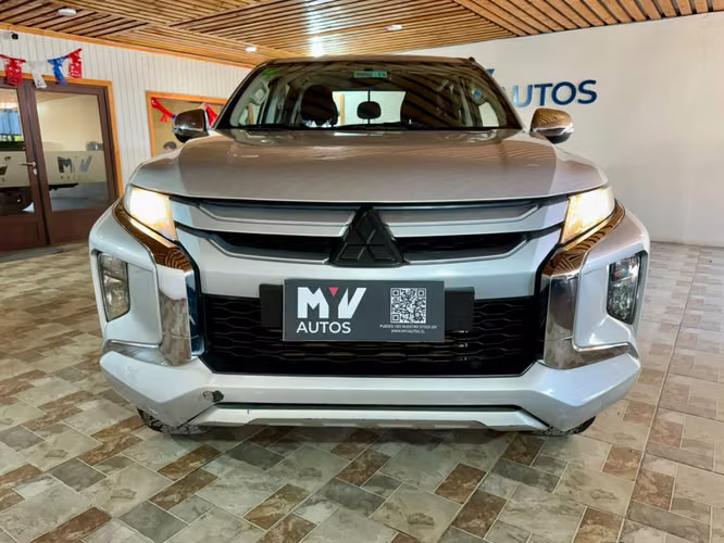 MITSUBISHI L200 KATANA CRT 4x4 - Imagen 9