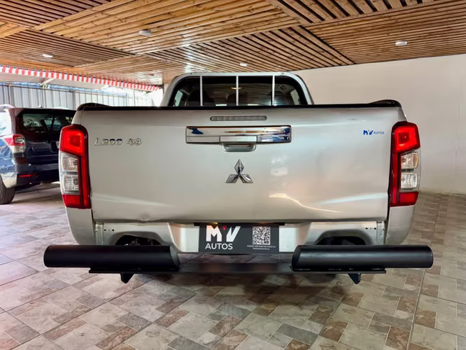 MITSUBISHI L200 KATANA CRT 4x4 - Imagen 5