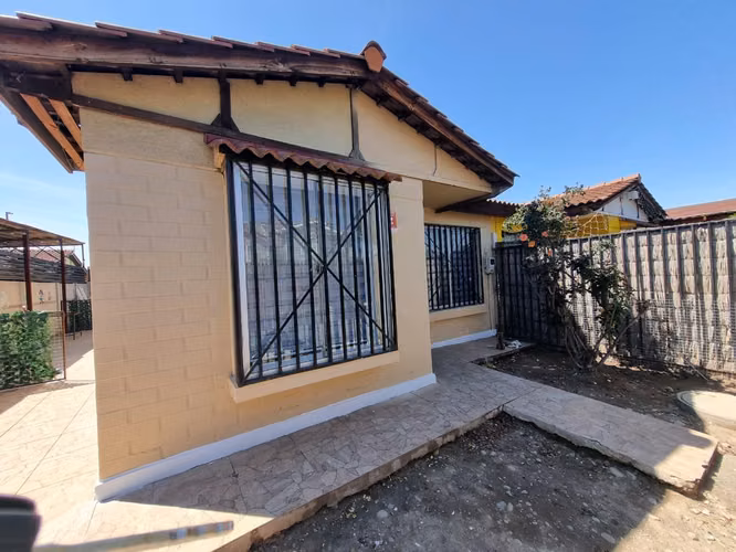 VENDO COMODA CASA EN VALLE GRANDE (182006)