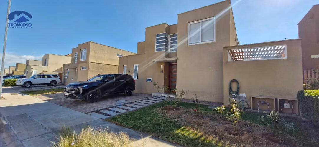 Exclusiva Casa en Condominio Umbrales | Av. Cuatro Esquinas 4500, La Serena