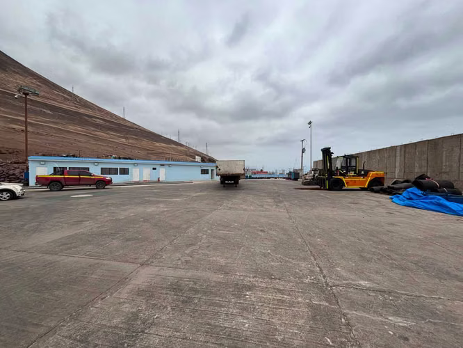 PATIO INDUSTRIAL IQUIQUE (182036)