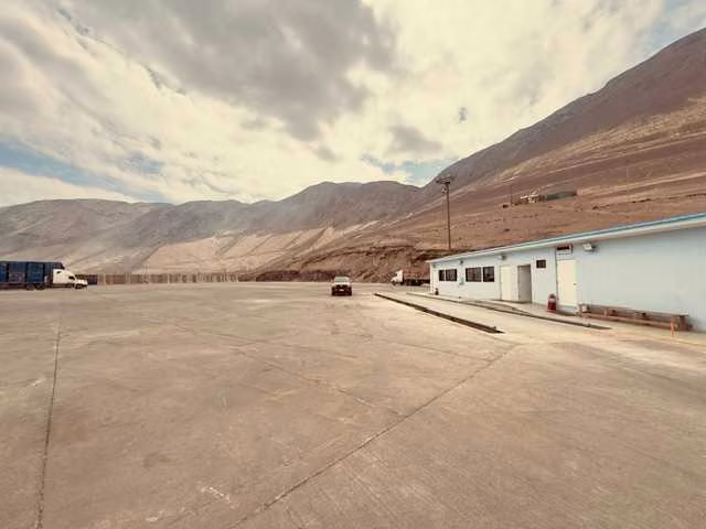 PATIO INDUSTRIAL IQUIQUE (182036)