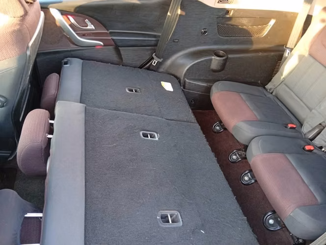 Mahindra XUV 500 año 2015 - Imagen 6