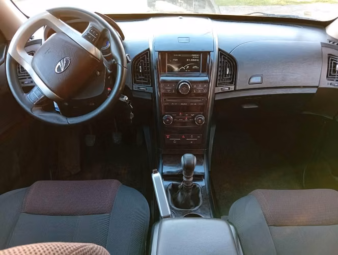 Mahindra XUV 500 año 2015 - Imagen 5