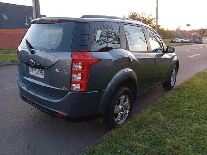 Mahindra XUV 500 año 2015 - Imagen 3