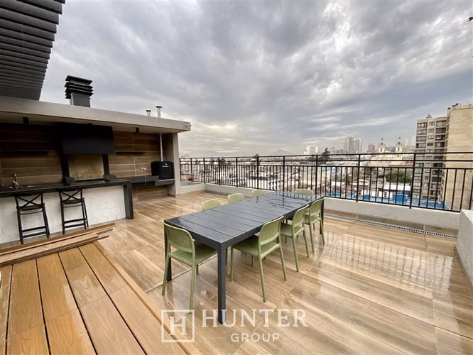 Arriendo Moderno Depto 1D1B Barrio Dieciocho Piscina Quincho - Imagen 22