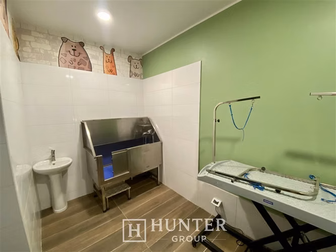 Arriendo Moderno Depto 1D1B Barrio Dieciocho Piscina Quincho - Imagen 26