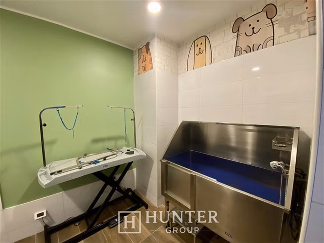 Arriendo Moderno Depto 1D1B Barrio Dieciocho Piscina Quincho - Imagen 25