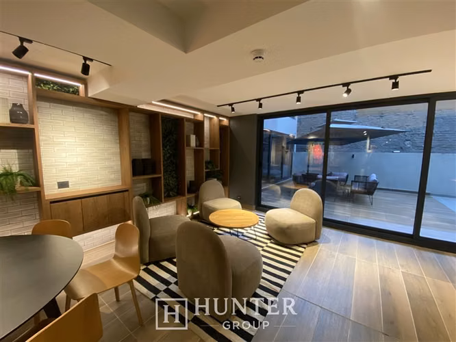 Arriendo Moderno Depto 1D1B Barrio Dieciocho Piscina Quincho - Imagen 14