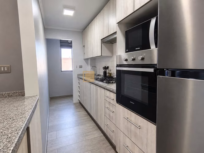 Departamento en arriendo c/ estacionamiento en Barrio Norte